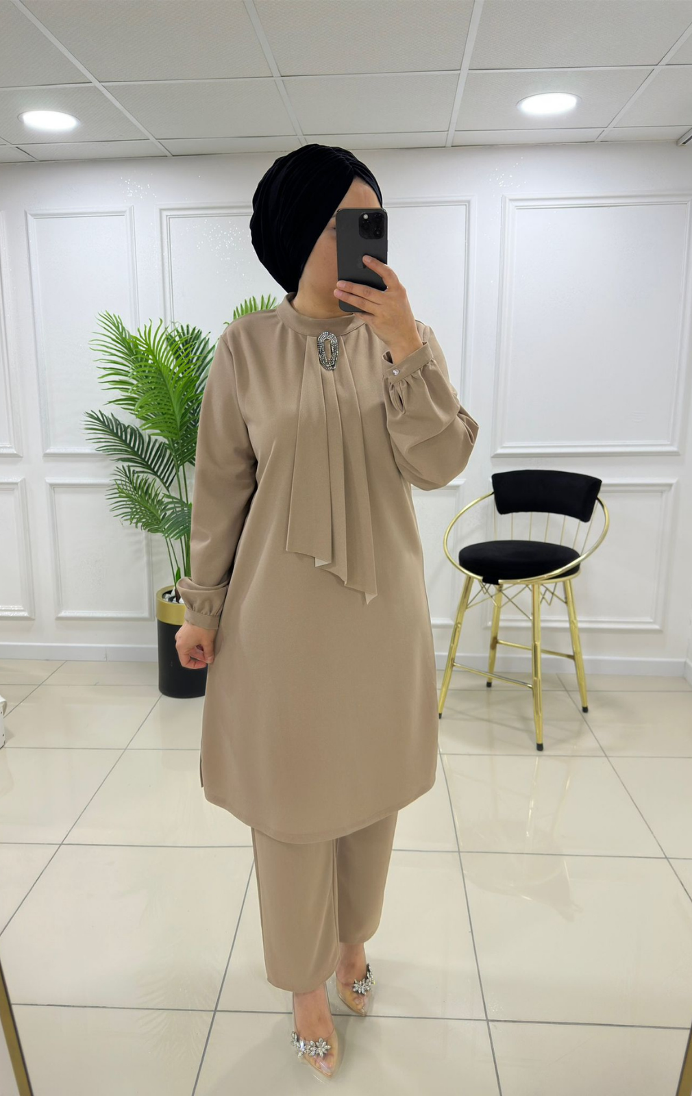 Taş Broşlu Şık İkili Takım Özel Fiyatı ile Stoklarda Ürün Kodu: 7131