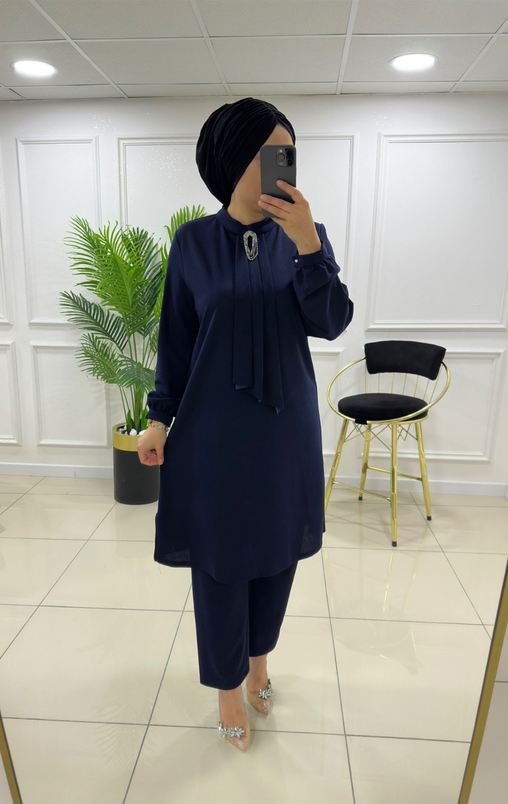 Taş Broşlu Şık İkili Takım Özel Fiyatı ile Stoklarda Ürün Kodu: 7131